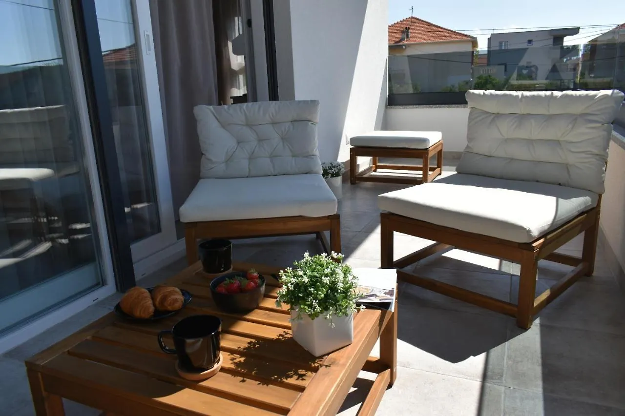 It Brand New Stylish Apartment
