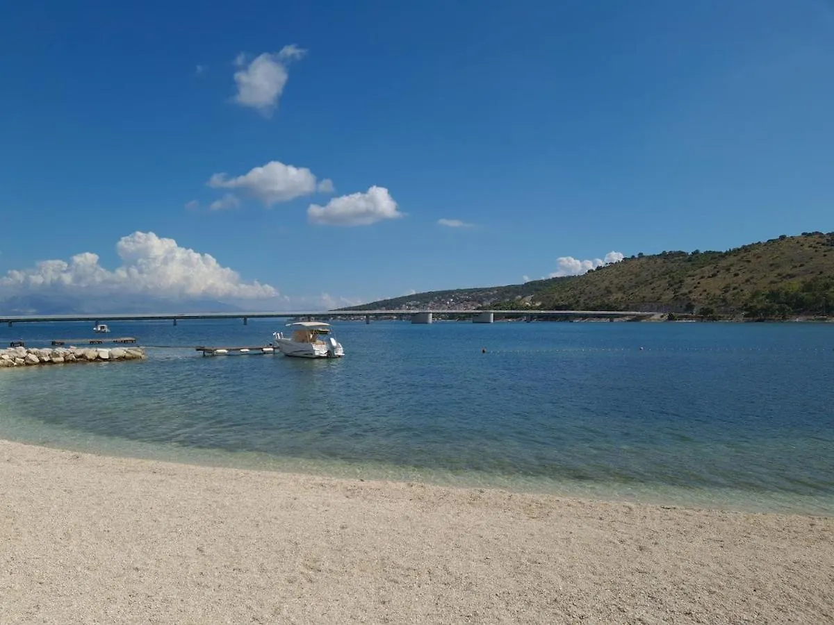 It Brand New Stylish Apartment 0*, Trogir