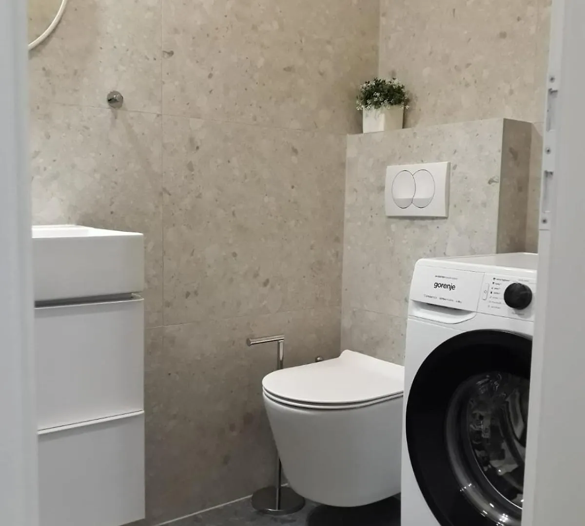 It Brand New Stylish Apartment
