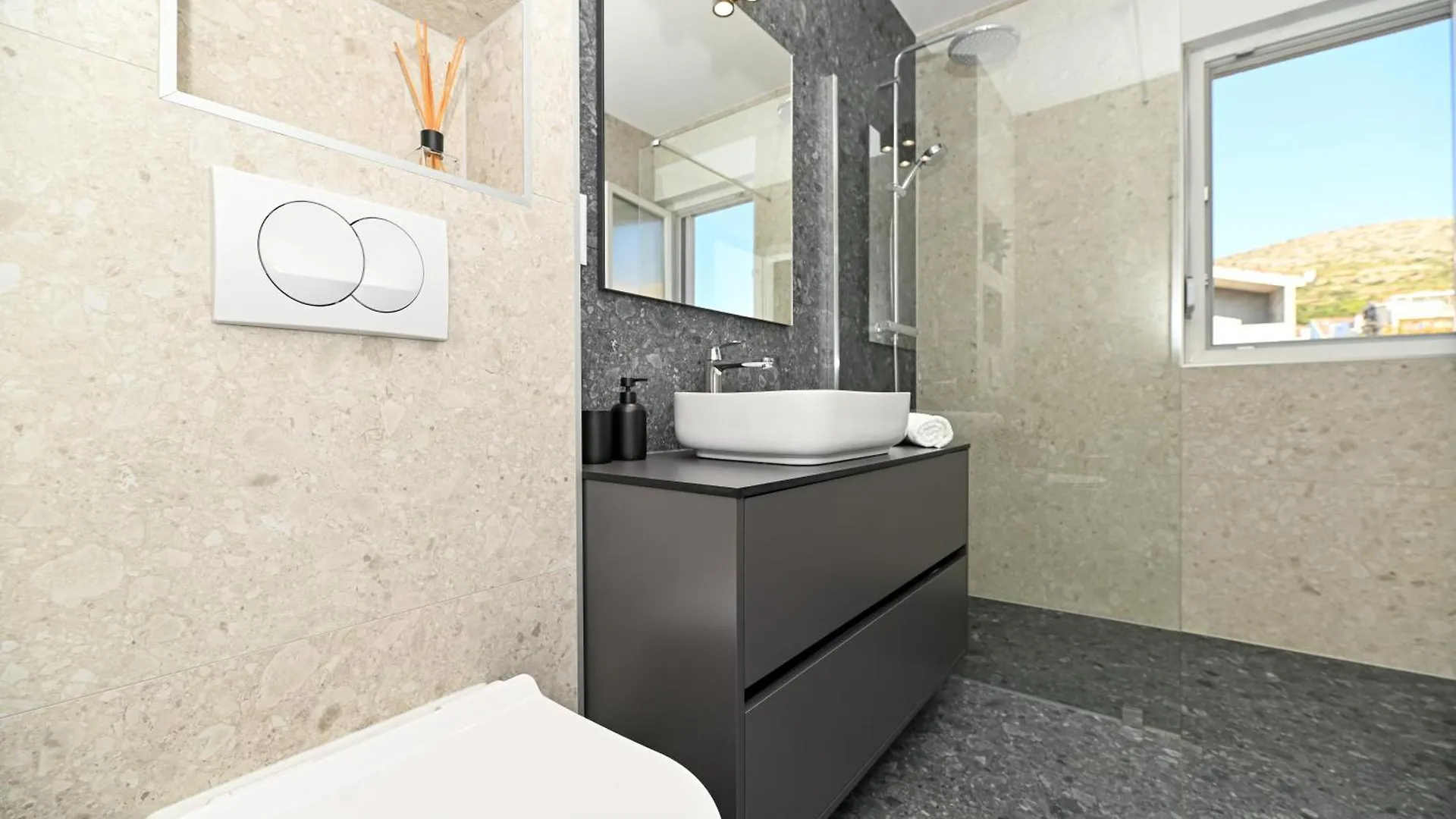 It Brand New Stylish Apartment Trogir