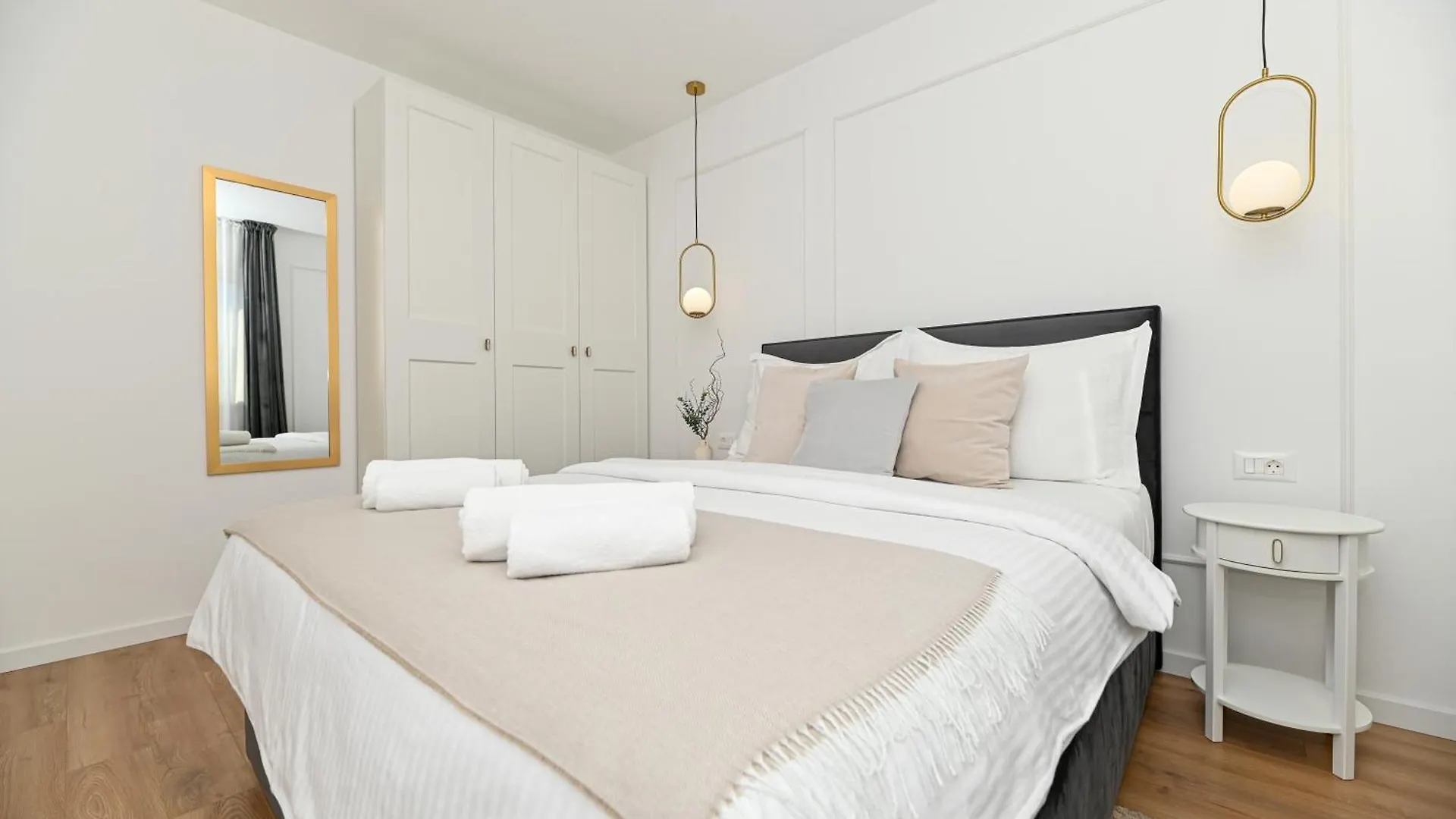 It Brand New Stylish Apartment