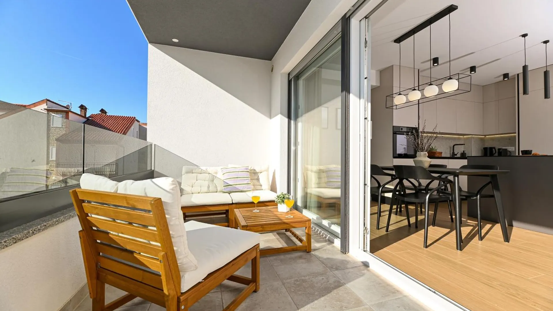 It Brand New Stylish Apartment